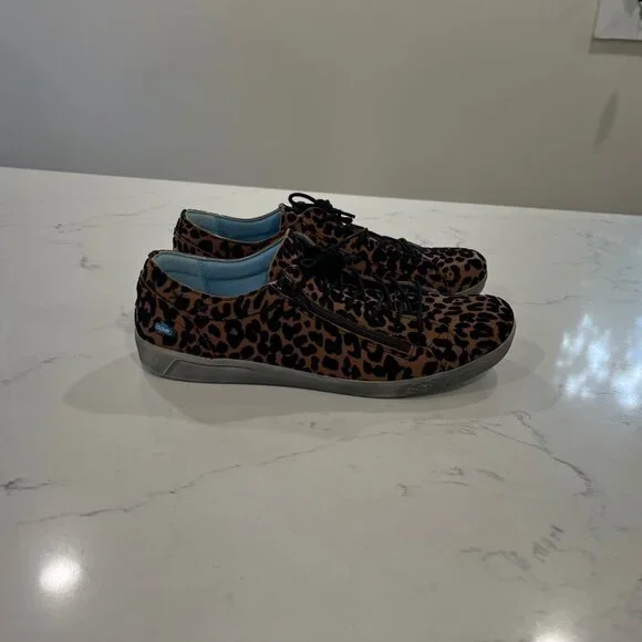 Cloud Footwear Women's Aika Fashion Sneaker Leopard print Size 41/10 US - Picture 10 of 10